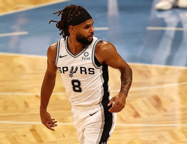 包含社区盾赛程吃紧，多伦多猛龙转会期官宣签约，态度坚定，球队文化再被提及的词条