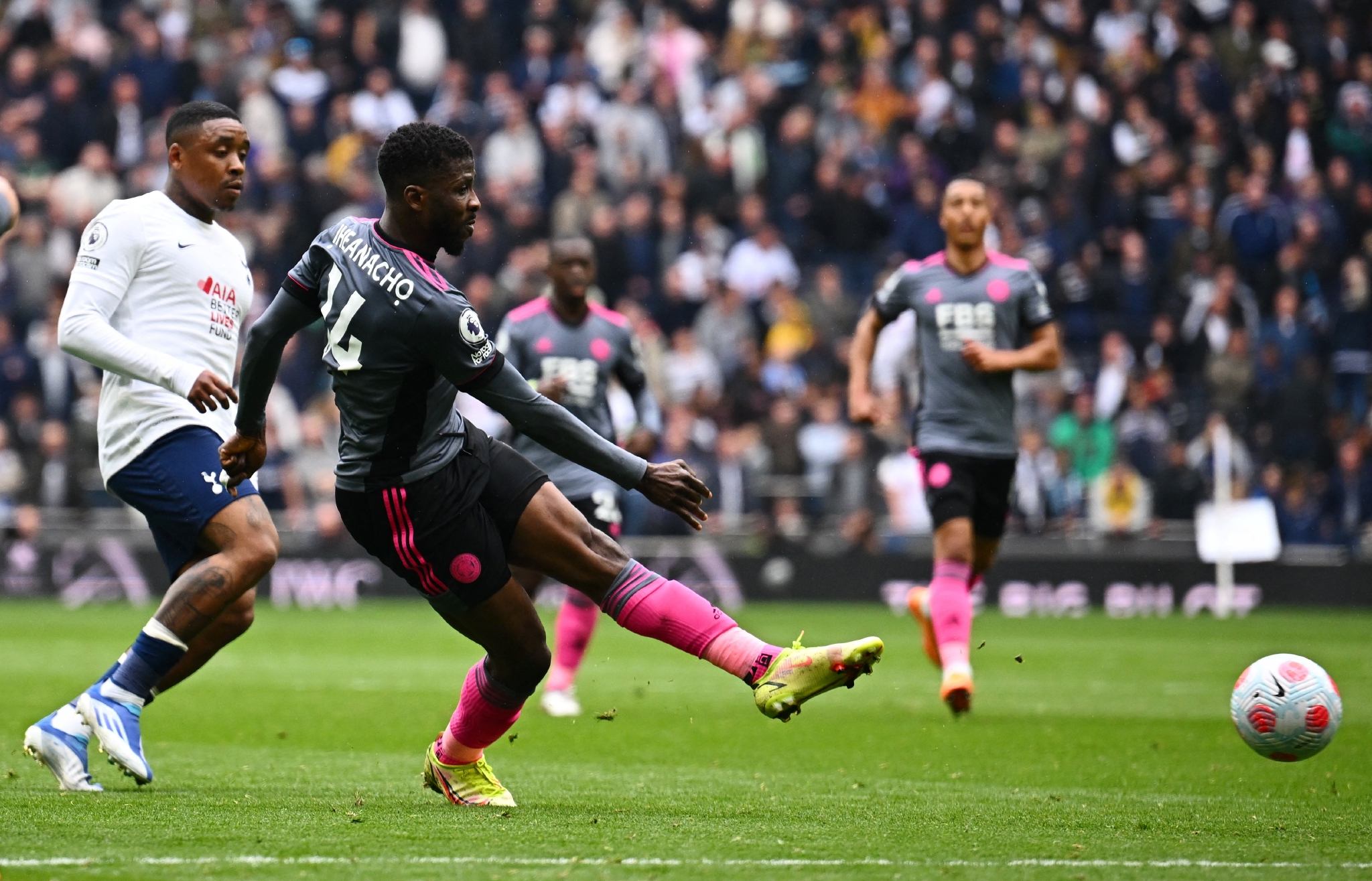 九游网页版 -里程碑夜！托特纳姆遗憾出局，英超集结日刷纪录，引发热议，心理建设被强调 